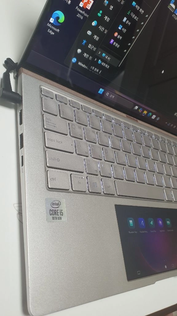 아수스 젠북 듀얼스크린.10세대cpu i5-8g-512g 외장그래픽 이미지