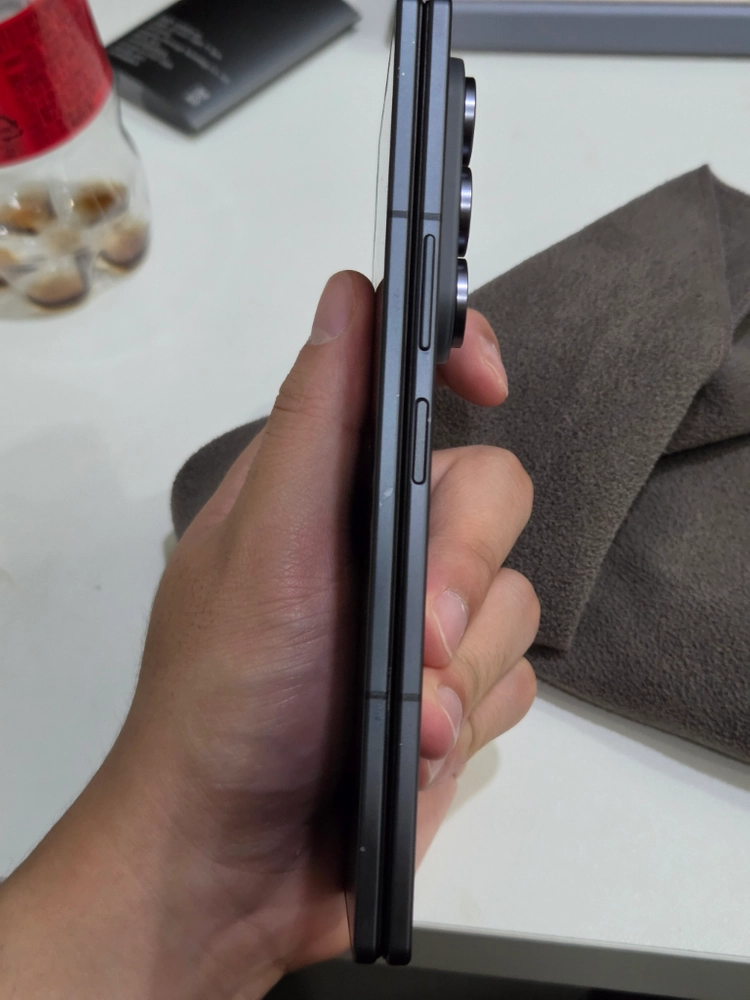 갤럭시 Z폴드8 울트라 블랙 256gb 이미지