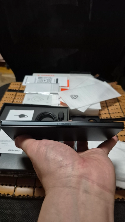 갤럭시 Z폴드8 울트라 블랙 256gb<자급제> 판매합니다. 이미지