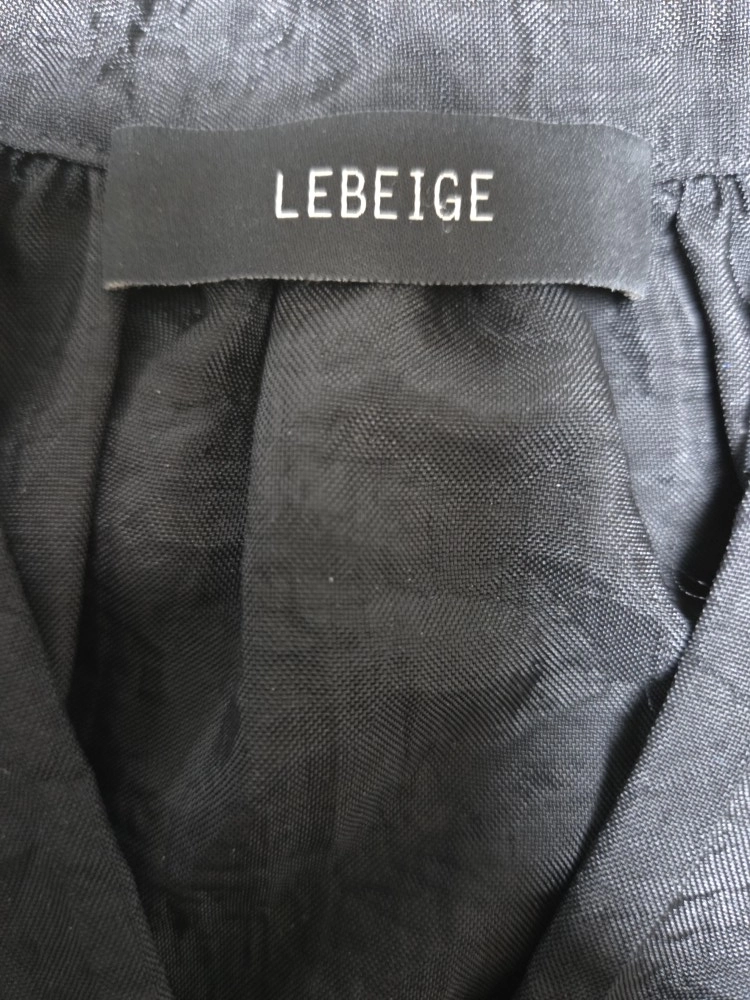 르베이지 LEBEIGE 21 브이넥 입체 블라우스 이미지