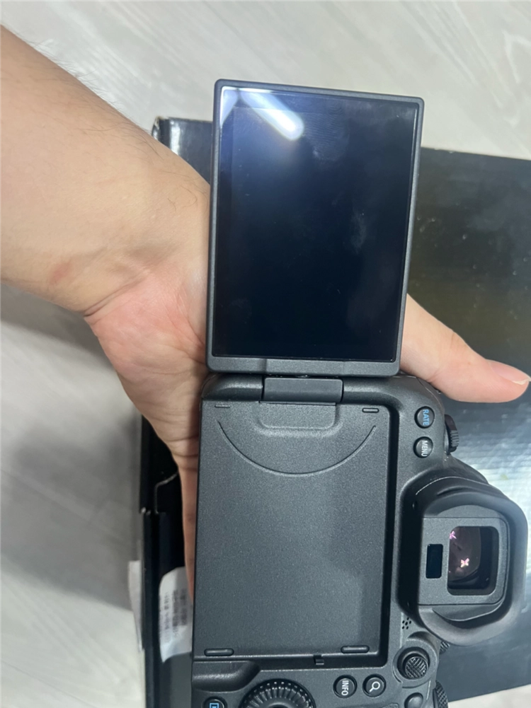 캐논 r6 mark2 카메라 이미지
