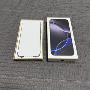 아이폰 16 프로 맥스 256GB 리퍼 팝니다 이미지