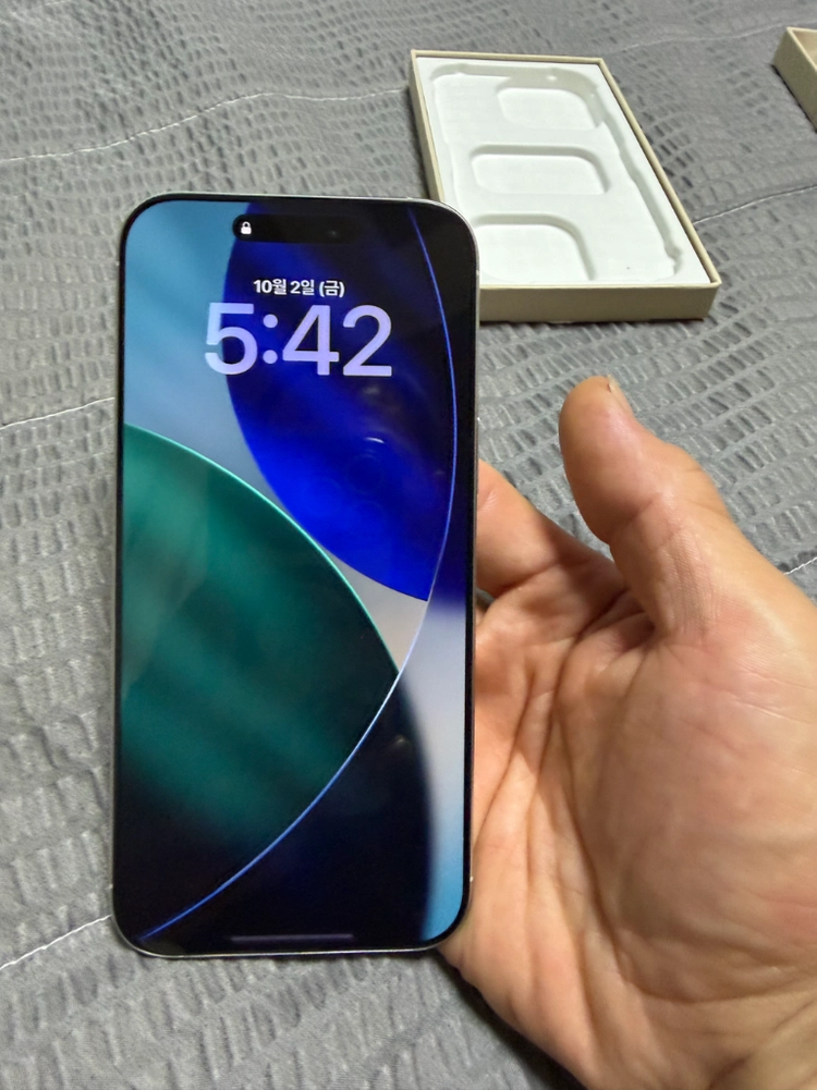 아이폰 16 프로 맥스 256GB 리퍼 팝니다 이미지