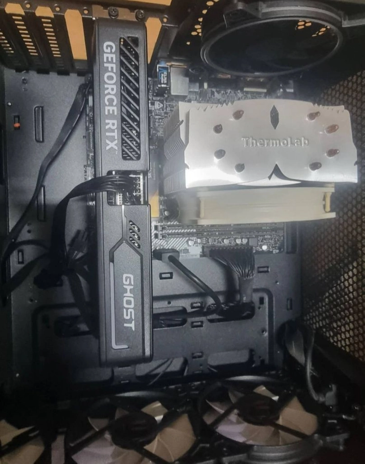 게인워드 RTX 5060Ti GHOST 8GB 그래픽카드 이미지