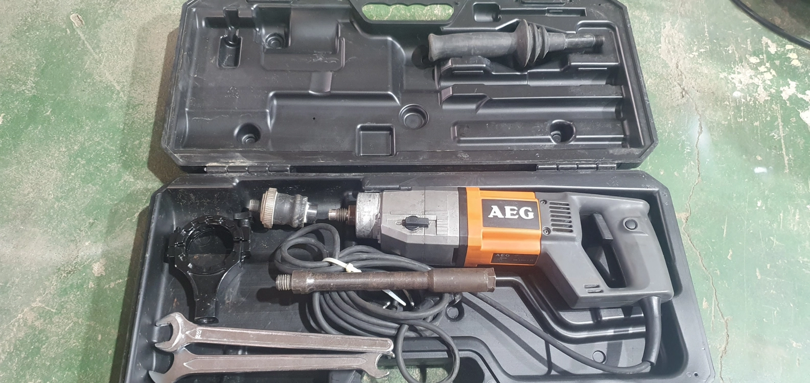 아에게 건식코아드릴 AEG 핸드코아 코아드릴 AEG DB1500-2XE - 안심되는 중고거래