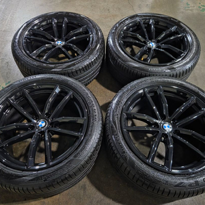 BMW G30 5시리즈 662M 18인치 블랙 휠타이어 이미지