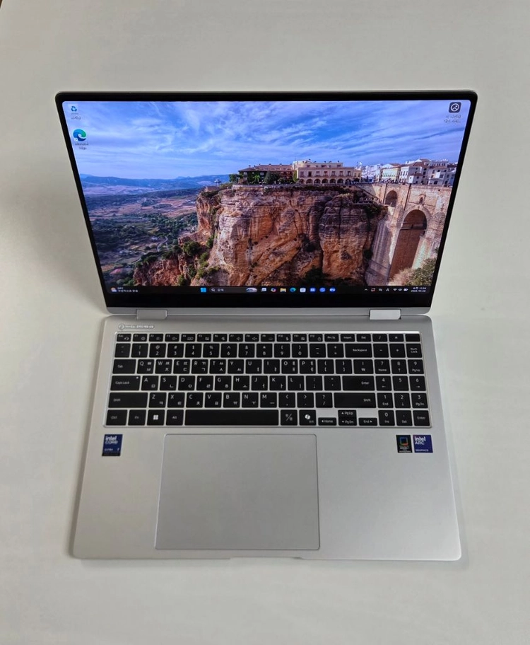 삼성 갤럭시북5 프로360 NT960QHA-KD72S 판매합니다. - 안심되는 중고거래