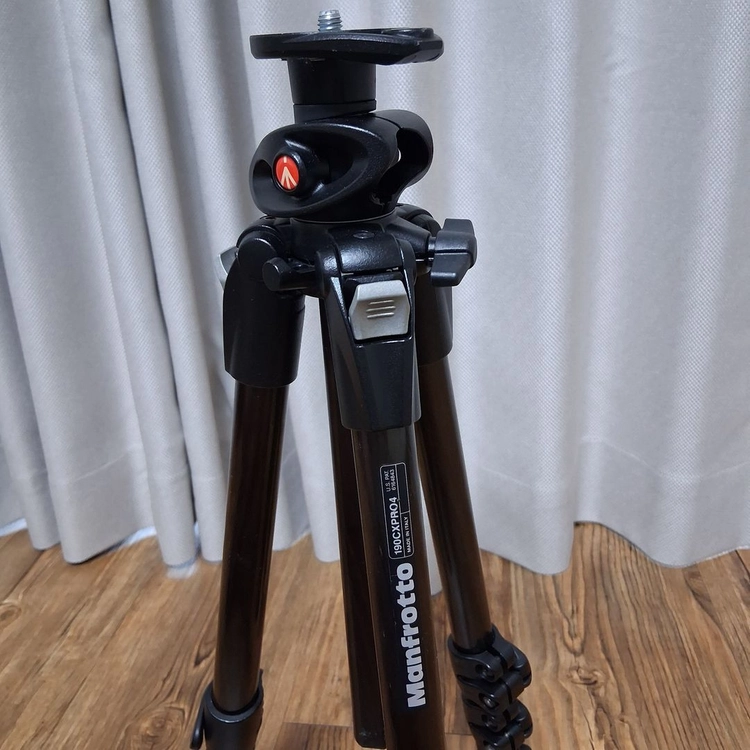 맨프로토 manfrotto 190CXPRO4 카본 삼각대 이미지