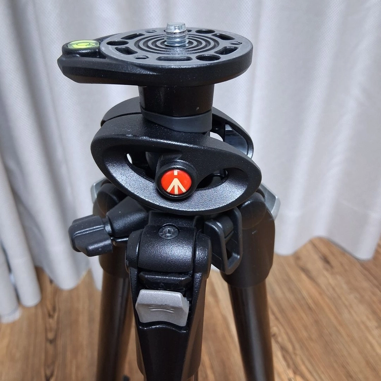 맨프로토 manfrotto 190CXPRO4 카본 삼각대 이미지