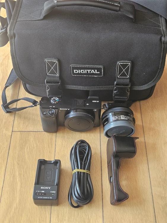 소니 A6000 바디 16-50mm 번들렌즈 풀구성 판매합니다 - 안심되는 중고거래