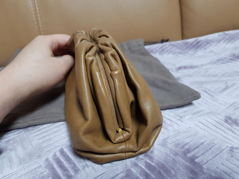 보테가베네타 만두 미니 파우치 클러치 이미지