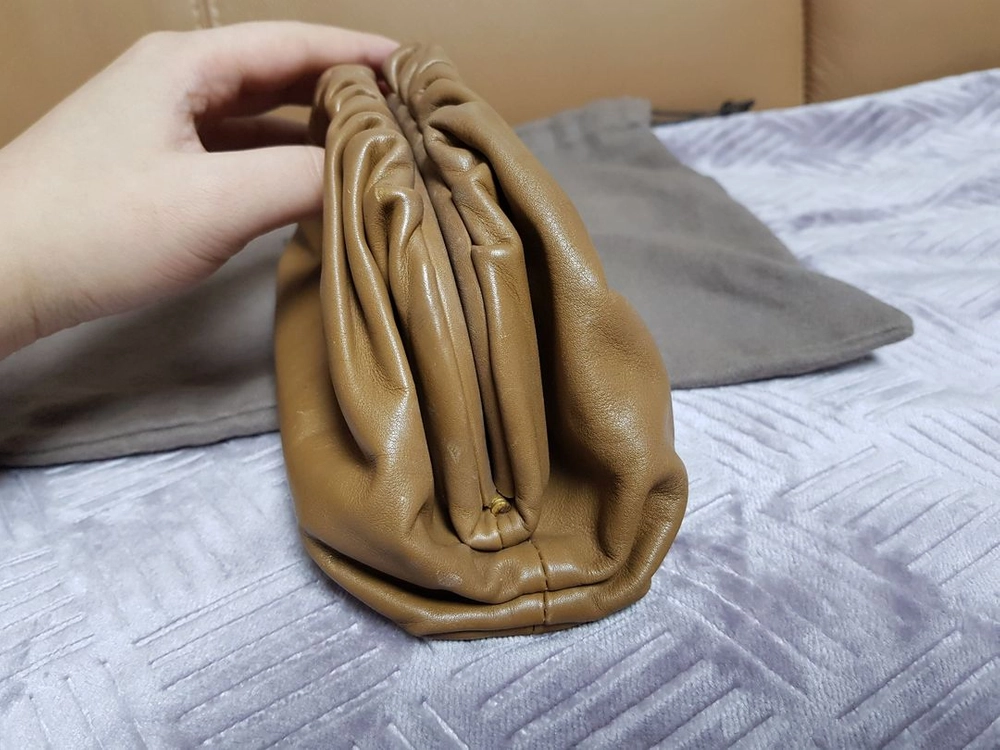 보테가베네타 만두 미니 파우치 클러치 이미지