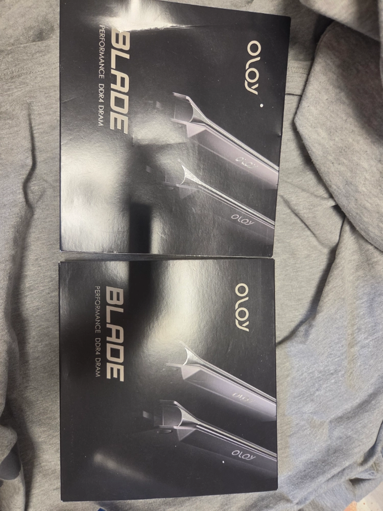 oloy ddr4 32g 3600 cl18 팝니다 (박스O) 이미지