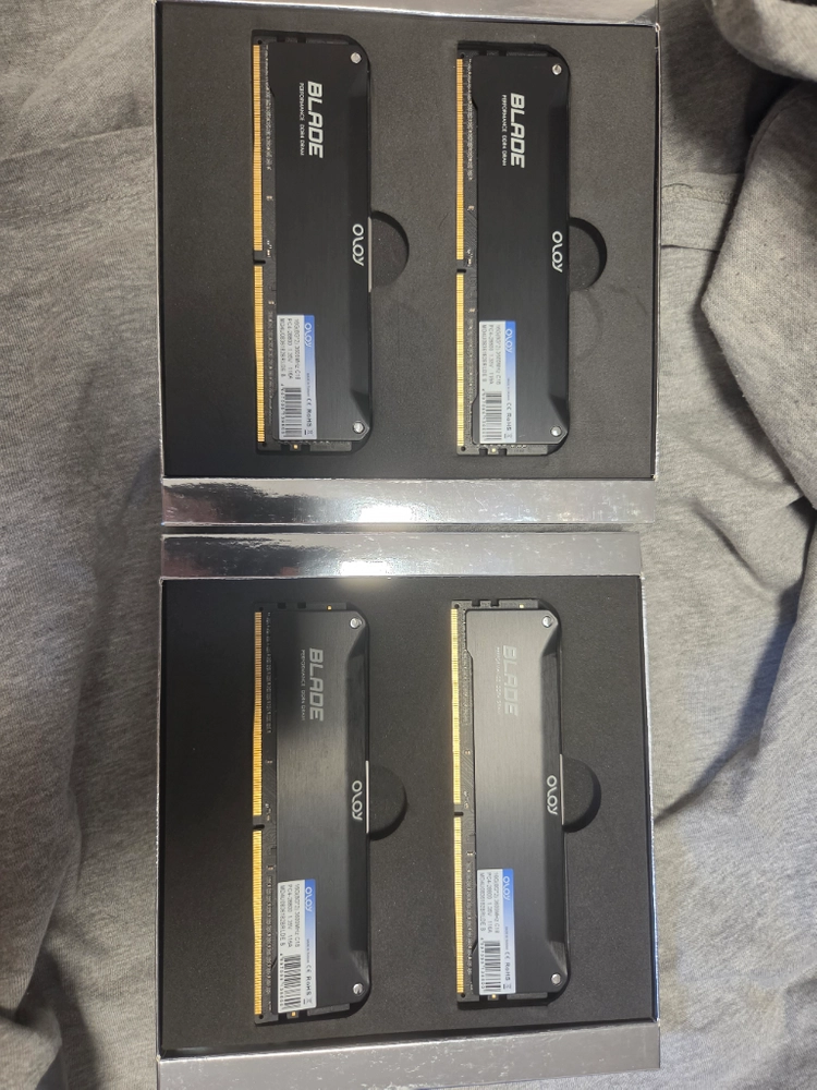 oloy ddr4 32g 3600 cl18 팝니다 (박스O) 이미지