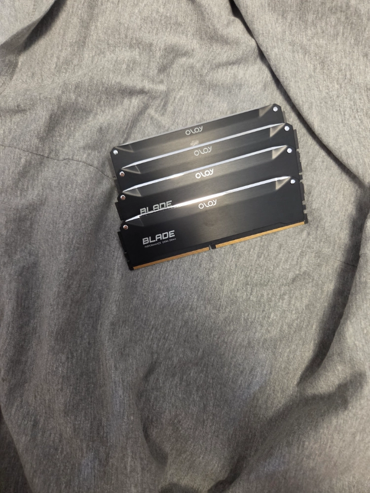 oloy ddr4 32g 3600 cl18 팝니다 (박스O) 이미지