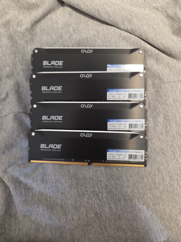 oloy ddr4 32g 3600 cl18 팝니다 (박스O) 이미지