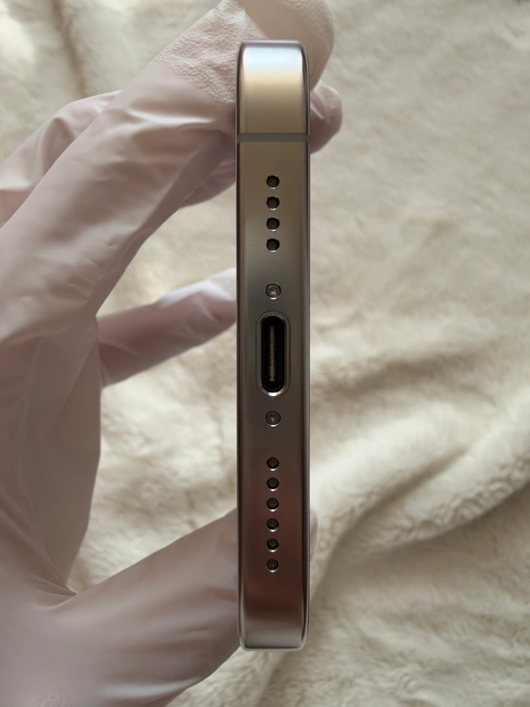 아이폰 16 프로 맥스 256GB 화이트 티타늄 이미지