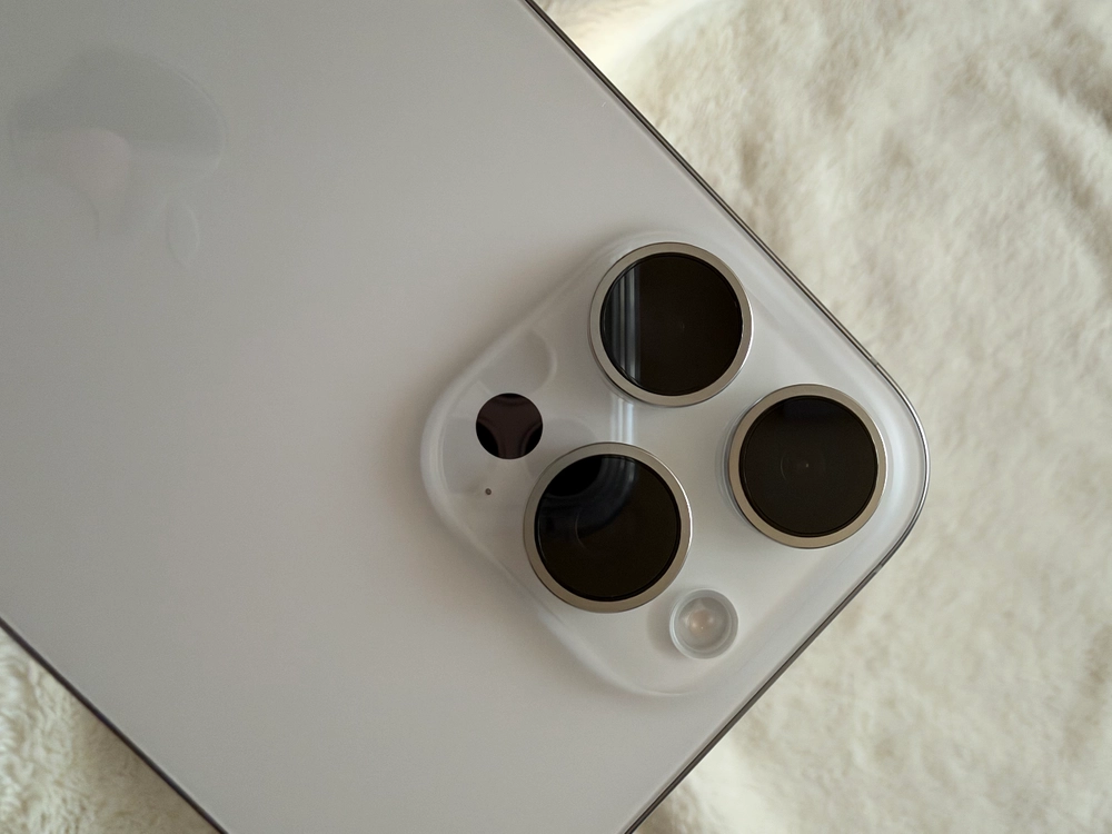 아이폰 16 프로 맥스 256GB 화이트 티타늄 이미지