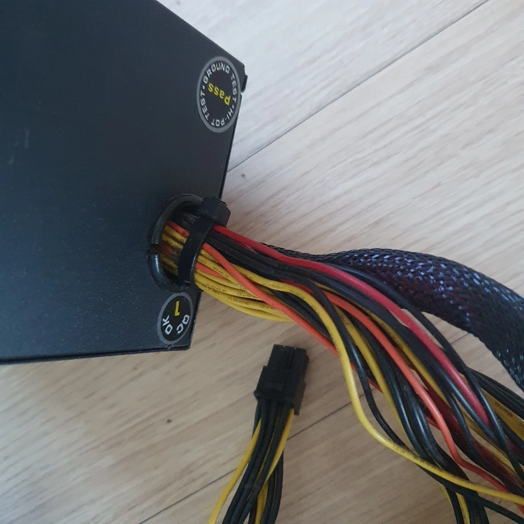 SuperFlower 슈퍼플라워 600W 파워서플라이 ATX 컴퓨터 PC파워 이미지