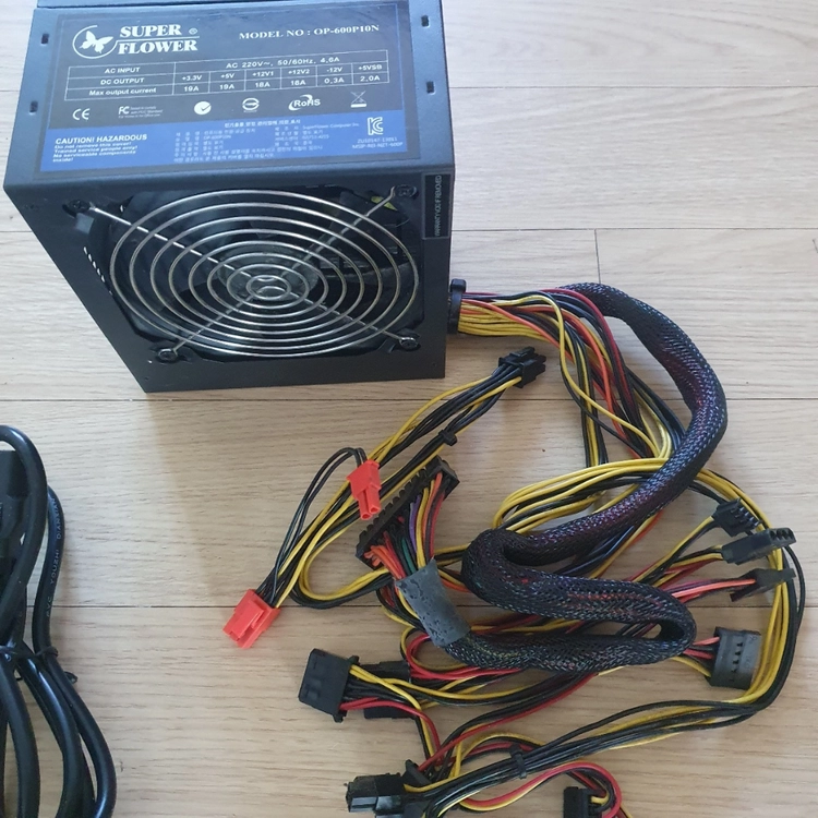 SuperFlower 슈퍼플라워 600W 파워서플라이 ATX 컴퓨터 PC파워 이미지