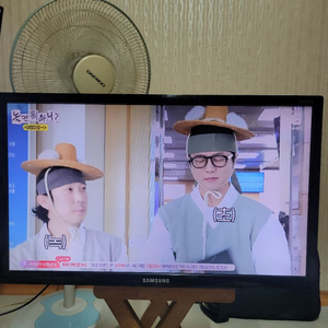 삼성 TV 겸용 모니터 거치대 포함(직거래만가능) 이미지