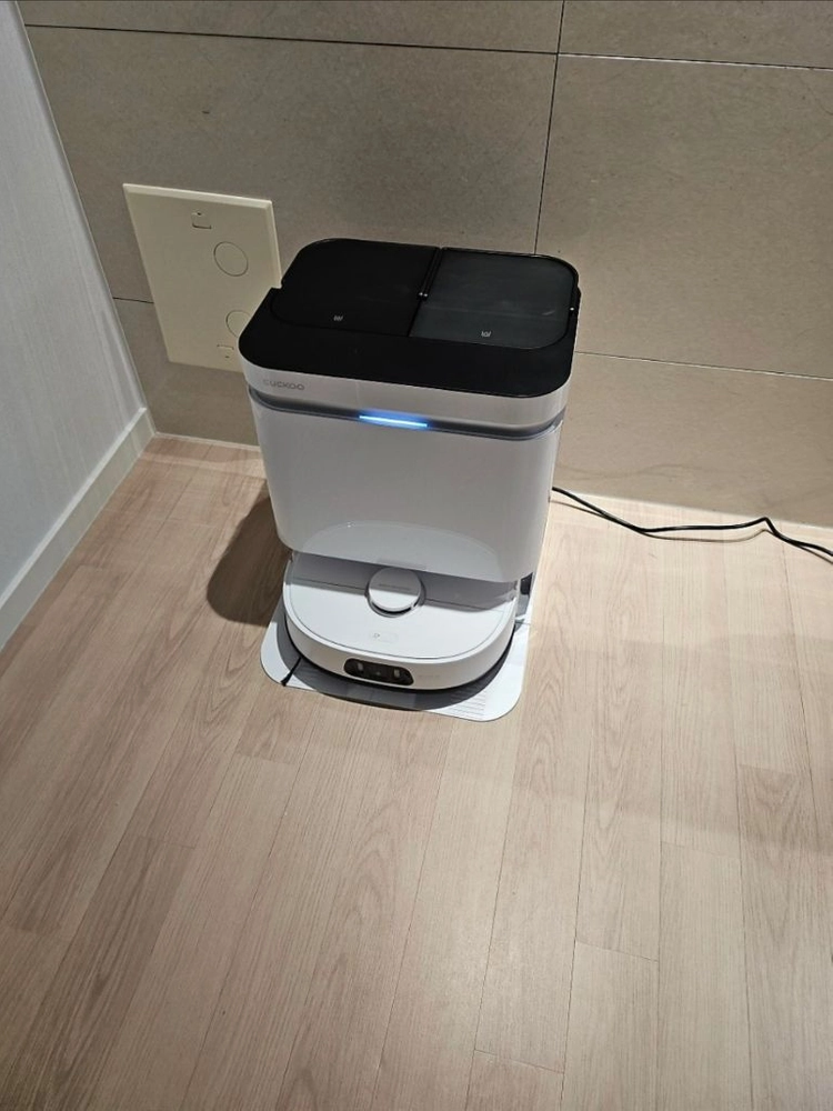 쿠쿠 AI2 CRVC-CAC1620W 로봇청소기 이미지