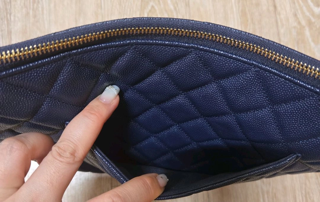 샤넬 캐비어 미듐 클러치(급처분파격)컨디션굿 이미지