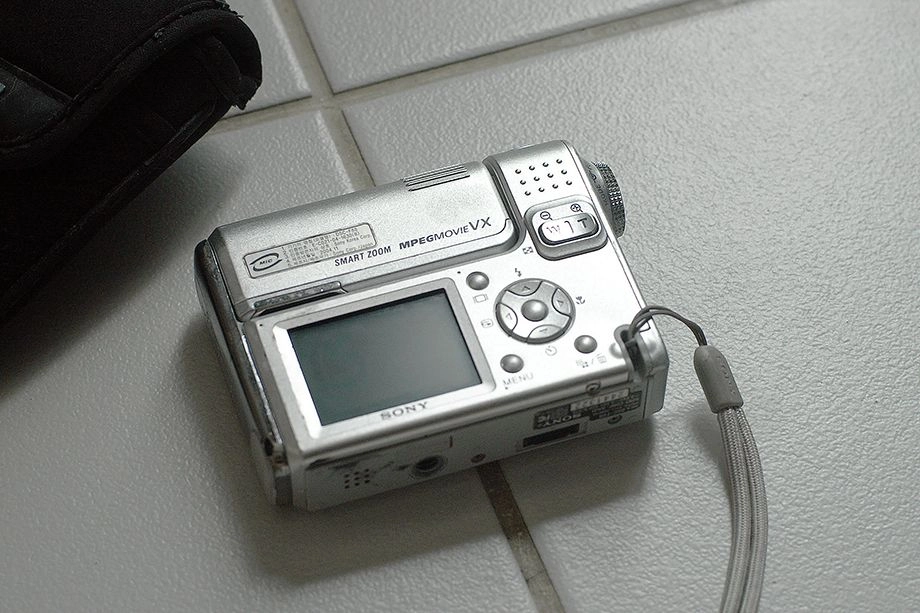 소니 Cyber Shot DSC-F88 셀피 빈티지디카 팝니다(신품호환베터리) 이미지
