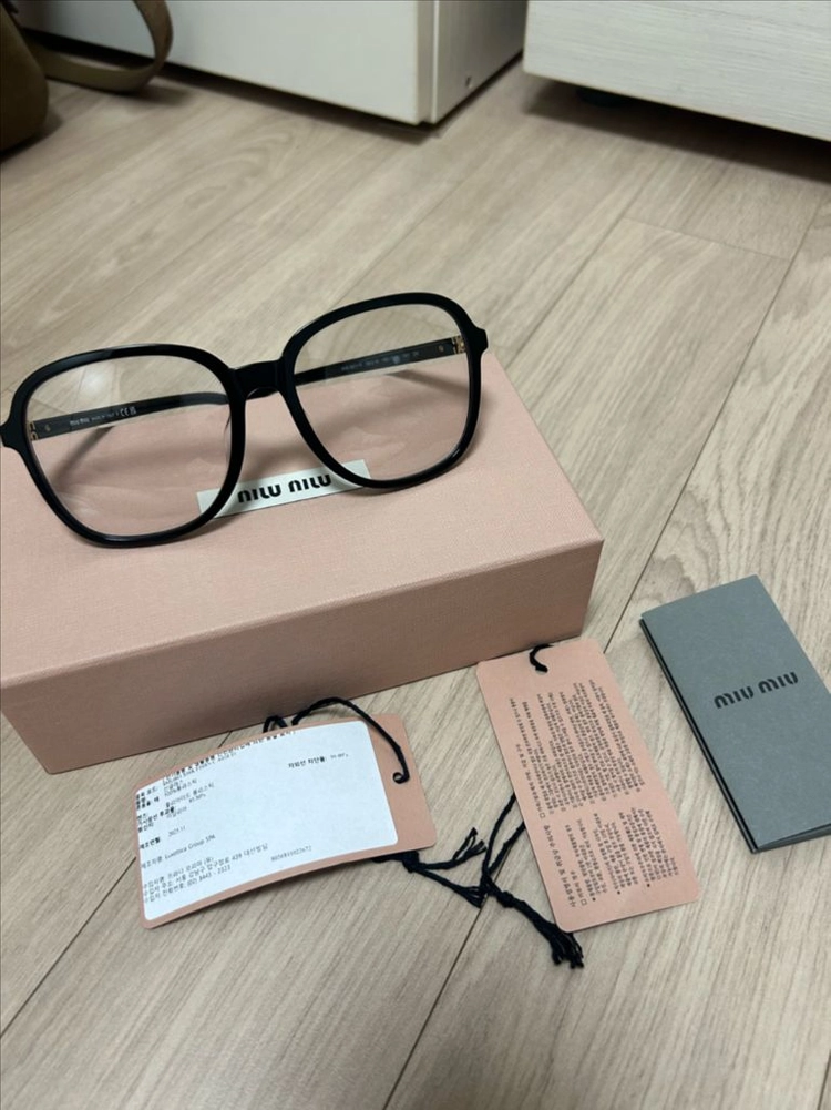 미우미우안경팝니다 이미지