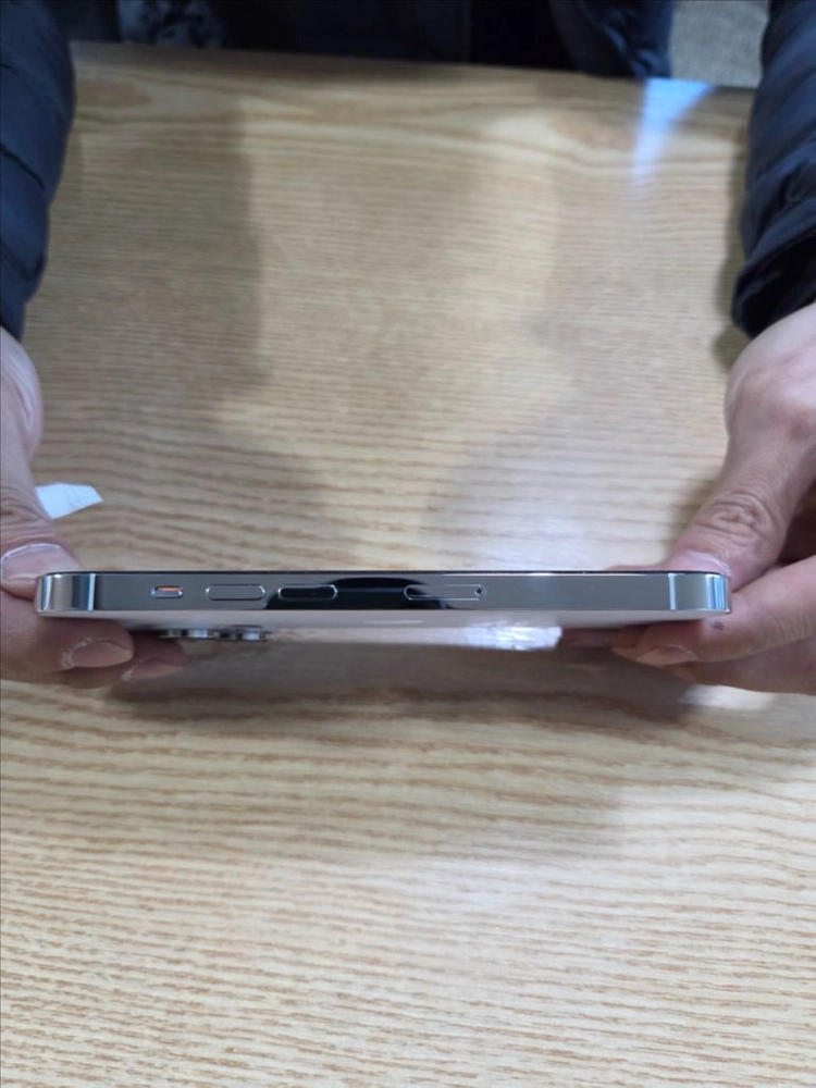 아이폰 14 프로 실버 256GB 자급제(쿨거래 네고가능) 이미지