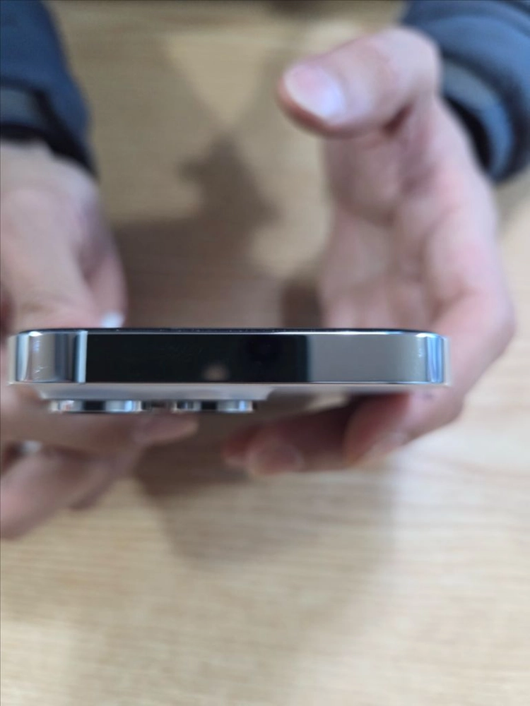 아이폰 14 프로 실버 256GB 자급제(쿨거래 네고가능) 이미지