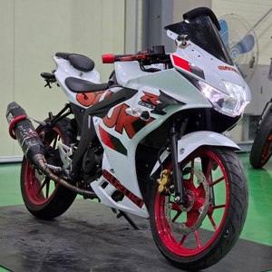 스즈키GSXR125 25년식 1만km 깔끔한 셋팅 최저가 판매합니다. 이미지