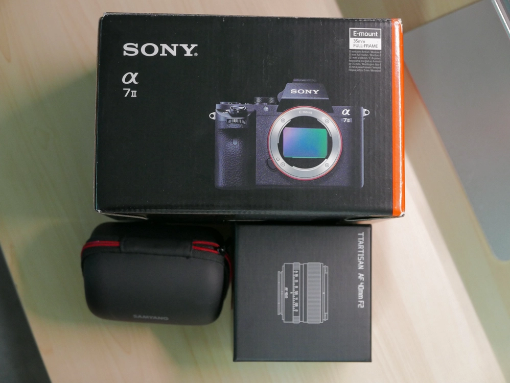 소니 A7M2 풀박스 / 삼양 24mm F1.8 / 티티아티산 40mm 이미지