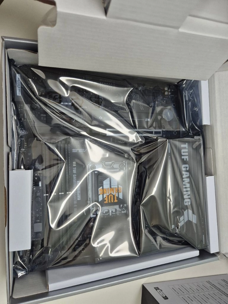 asus tuf b650em-e wifi 미개봉신품 이미지