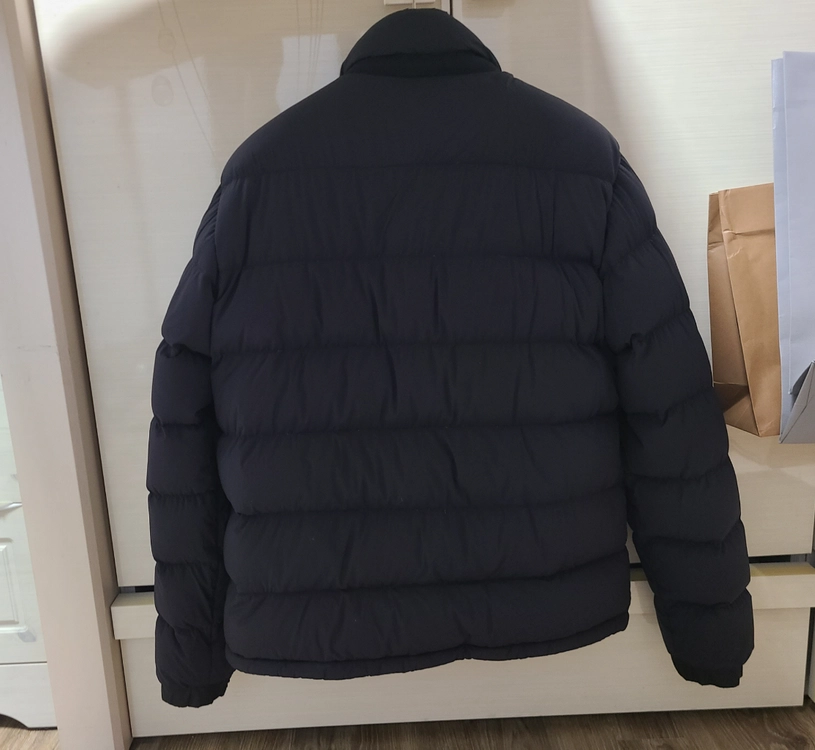 몽클레어 ARC 패딩 자켓 반팔티맨투맨자켓구찌루이비통프라다디올셀린느톰브라운몽클레어스톤아일랜드에르메스준지 이미지