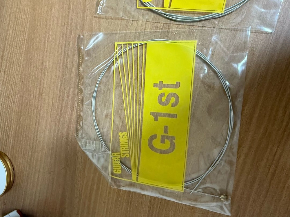 올립피아 4현 베이스 기타줄 판매합니다. 이미지