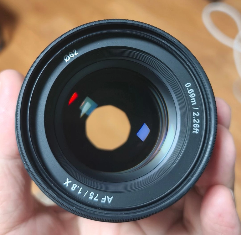 삼양 AF 75mm F1.8 X (후지용) 렌즈 팝니다. 이미지