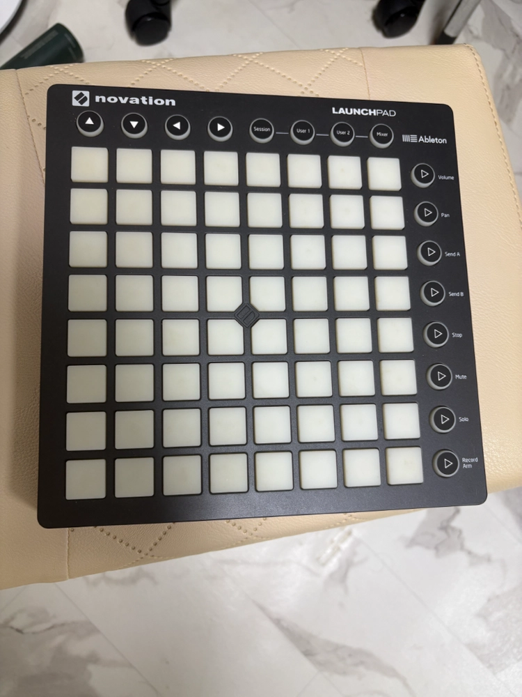 Novation Launchpad 런치패드 MK1 판매합니다 이미지
