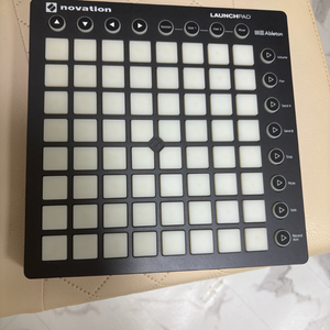 Novation Launchpad 런치패드 MK1 판매합니다 이미지