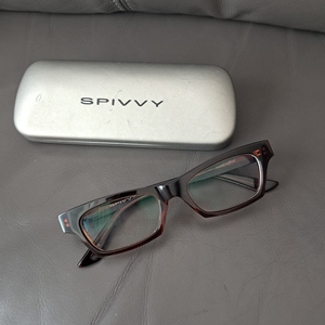 스피비 spivvy 넬 김종완 안경 이미지