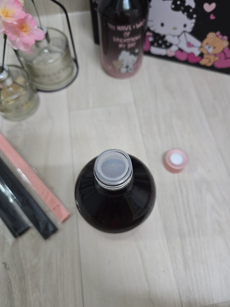 헤트라스 헬로키티 디퓨저(호텔 우드, 플라워파크)와 디퓨저 공병, 스틱 일괄 이미지