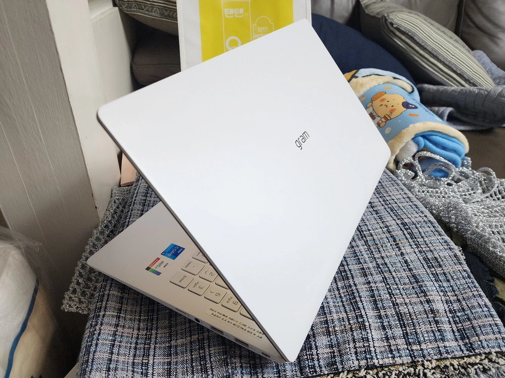 최상급 LG 그램 22년 쿼드 코어 i5 16GB 최경량 1.1kg 윈11 이미지