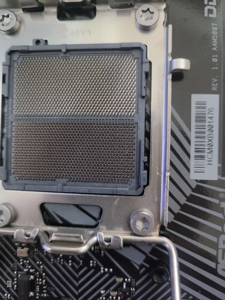 asrock b650m pg lightning 에즈윈(소켓핀휨) 6만원+배송비에 팝니다 이미지