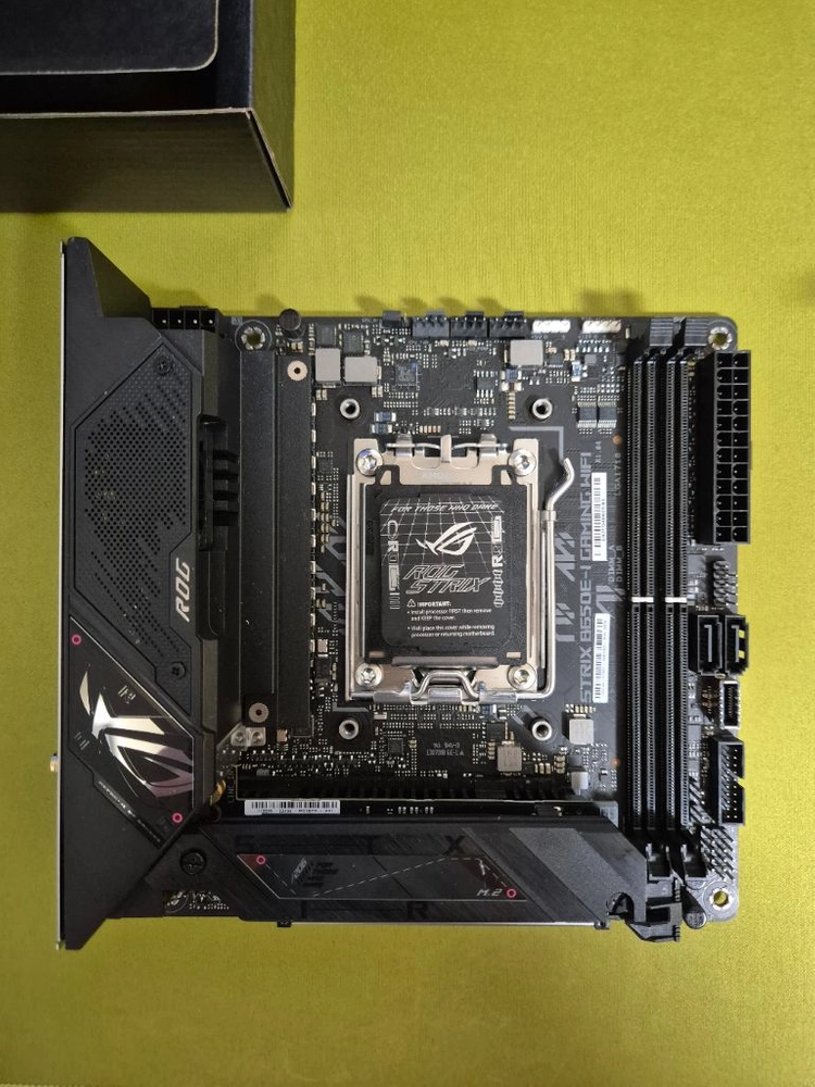 asus rog strix b650e-i am5 itx 메인보드 이미지
