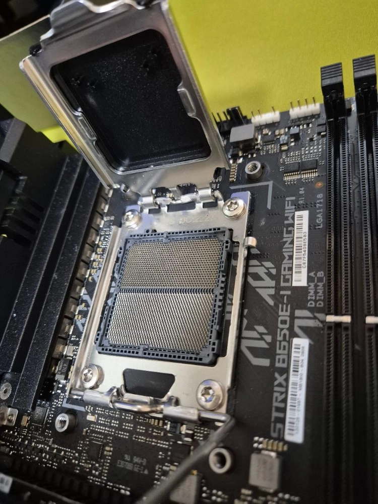 asus rog strix b650e-i am5 itx 메인보드 이미지