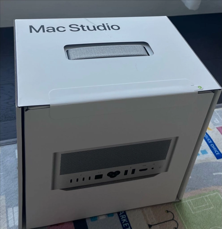 Studio max 스튜디오 맥스 애플 M4 max 128GB램 1TB SSD 이미지
