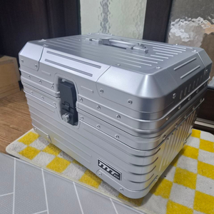 리모와 st 45L탑박스 팝니다 새거입니다 이미지