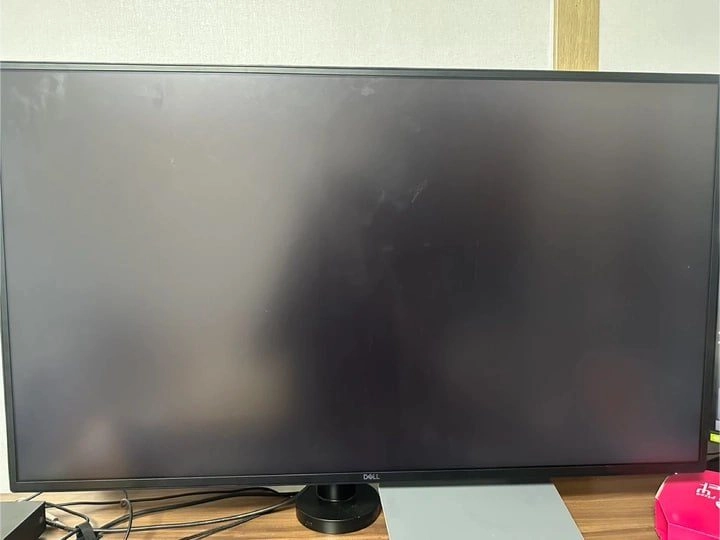 Dell U4323QE 43인치 4K 모니터 - 안심되는 중고거래