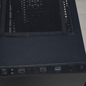 인텔 i5-7500 CPU와 4GB RAM을 탑재한 PC 본체 판매합니다. MAXWELL GAM 이미지
