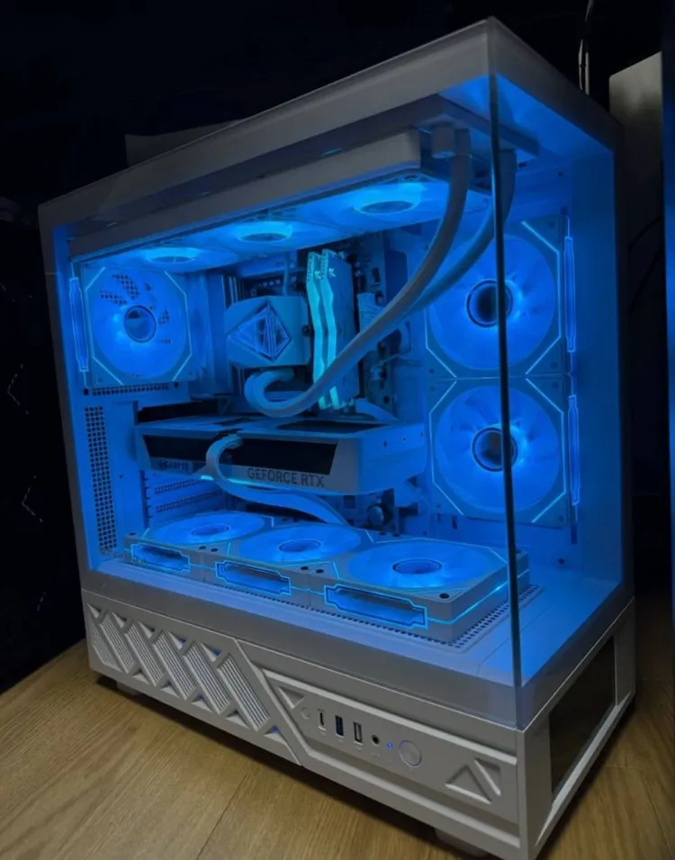 본체 라이젠7 7800X3D / RTX 5070 게이밍pc 정리합니다 - 안심되는 중고거래